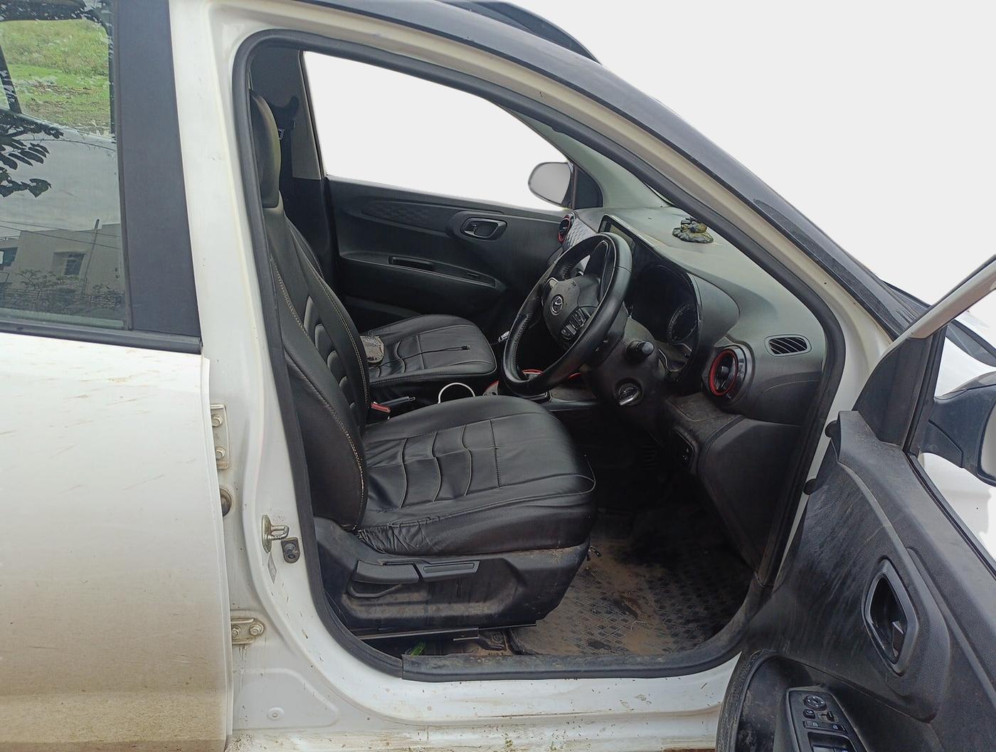 2019 Hyundai GRAND I10 NIOS SPORTZ 1.2 KAPPA VTVT DUAL TONE, Petrol, Manual, 1,35,180 km, interior