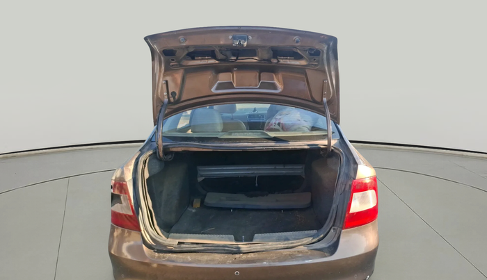 2015 Skoda Rapid 1.5 TDI CR ELEGANCE AT, Diesel, Automatic, 1,70,073 km, exterior