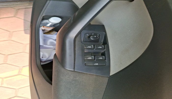 2022 Skoda KUSHAQ AMBITION 1.0L TSI AT, Petrol, Automatic, 72,197 km, interior