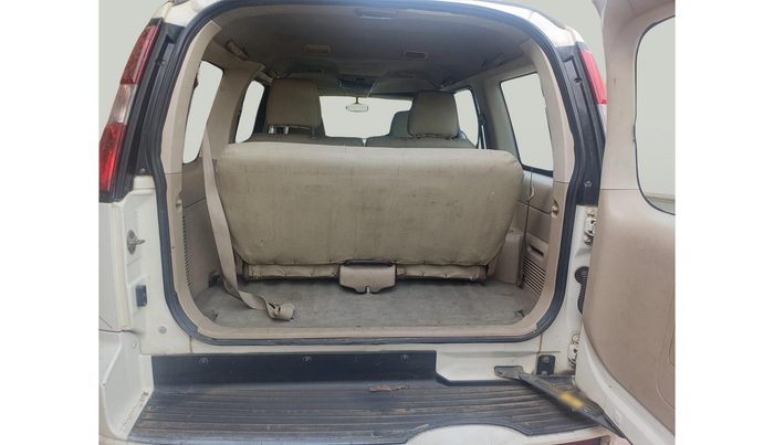2011 Ford Endeavour 2.5L 4X2 MT, Diesel, Manual, 1,79,076 km, exterior