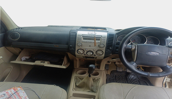 2011 Ford Endeavour 2.5L 4X2 MT, Diesel, Manual, 1,79,076 km, interior