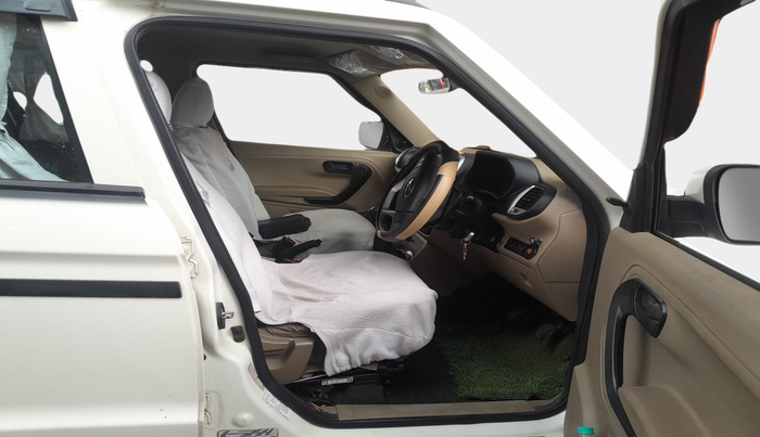 2022 Mahindra BOLERO NEO N 8, Diesel, Manual, 52,740 km, interior