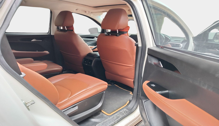 2020 MG HECTOR PLUS SHARP 2.0 DIESEL TURBO MT 6-STR, Diesel, Manual, 63,690 km, interior