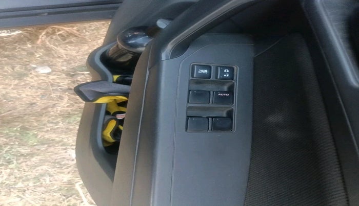 2017 Maruti Vitara Brezza VDI (O), Diesel, Manual, 90,993 km, interior