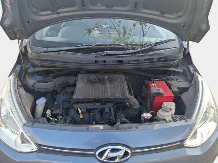 2016 Hyundai Grand i10 SPORTZ 1.2 KAPPA VTVT, Petrol, Manual, 1,01,071 km, exterior