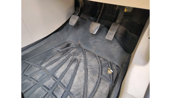 2019 Mahindra XUV300 W6 1.5 DIESEL, Diesel, Manual, 1,44,803 km, interior