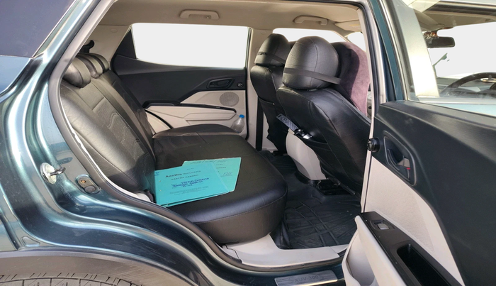 2019 Mahindra XUV300 W6 1.5 DIESEL, Diesel, Manual, 1,44,803 km, interior