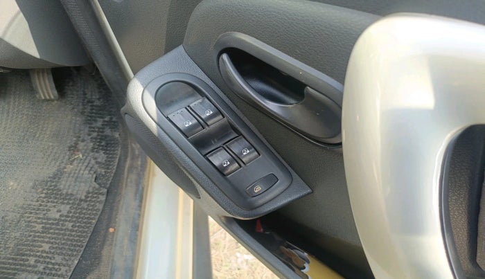 2014 Renault Duster 85 PS RXL DIESEL, Diesel, Manual, 1,16,244 km, interior