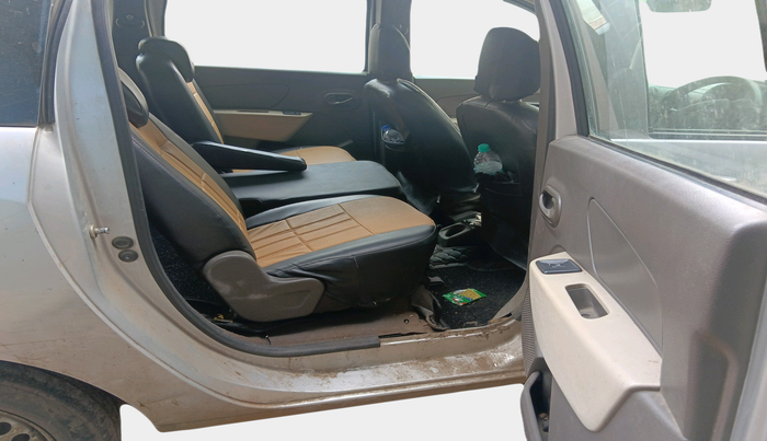 2015 Renault Lodgy 85 PS RXE 8 STR, Diesel, Manual, 1,09,976 km, interior