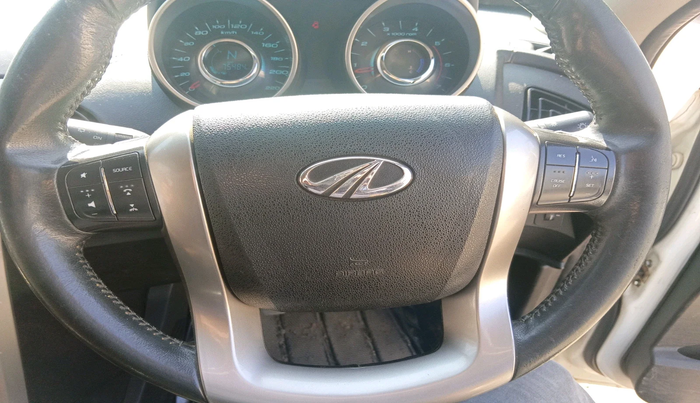 2018 Mahindra XUV500 W11, Diesel, Manual, 75,484 km, interior