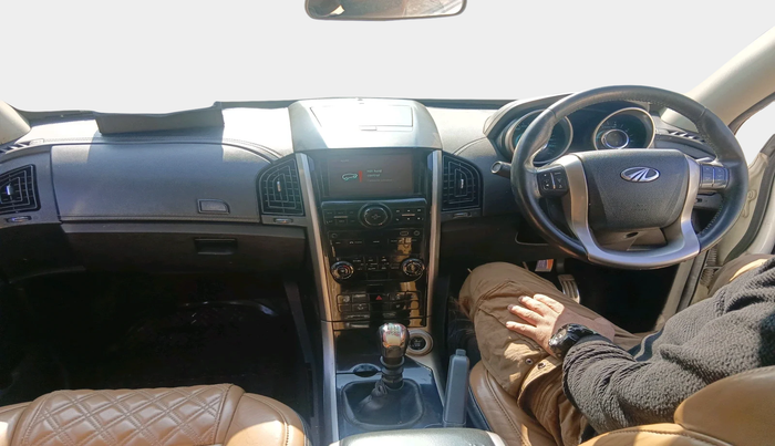 2018 Mahindra XUV500 W11, Diesel, Manual, 75,484 km, interior