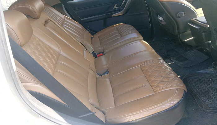 2018 Mahindra XUV500 W11, Diesel, Manual, 75,484 km, interior