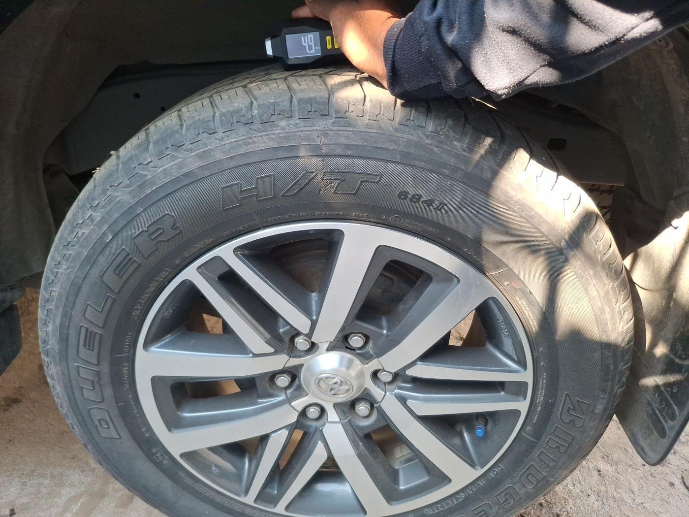 2014 Toyota Fortuner 3.0 4X2 AT, Diesel, Automatic, 1,24,015 km, tyre