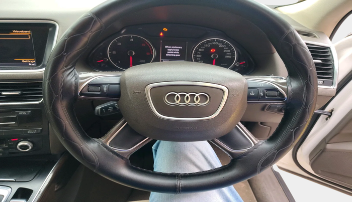 2013 Audi Q5 2.0 TDI QUATTRO, Diesel, Automatic, 94,902 km, interior
