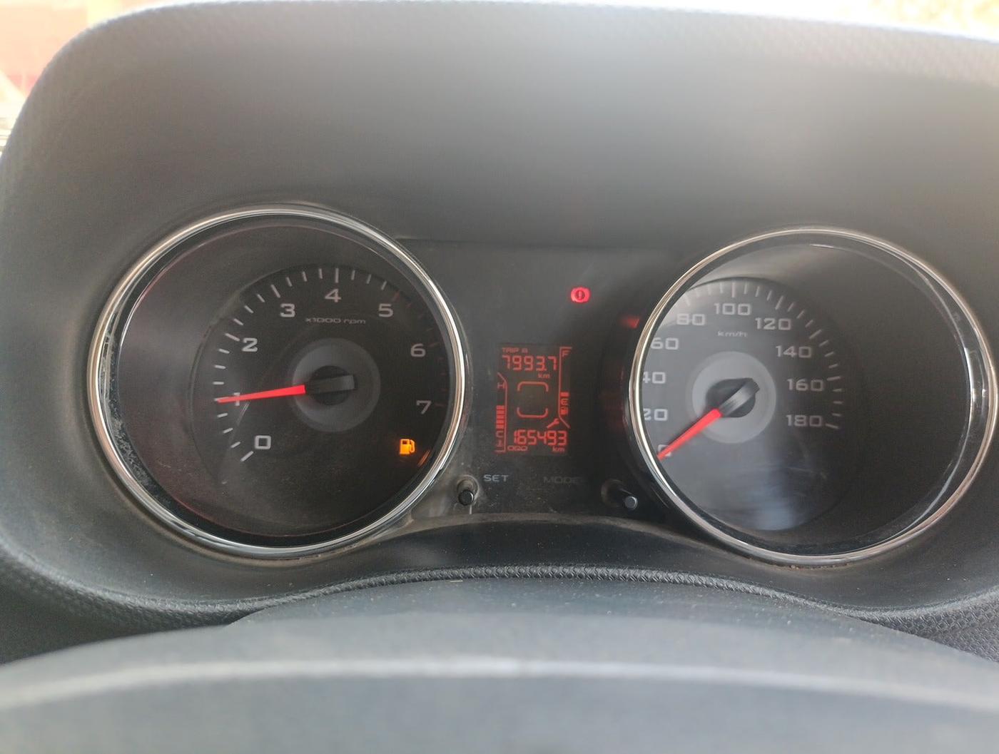 2016 Mahindra TUV300 T8, Diesel, Manual, 1,66,500 km, interior