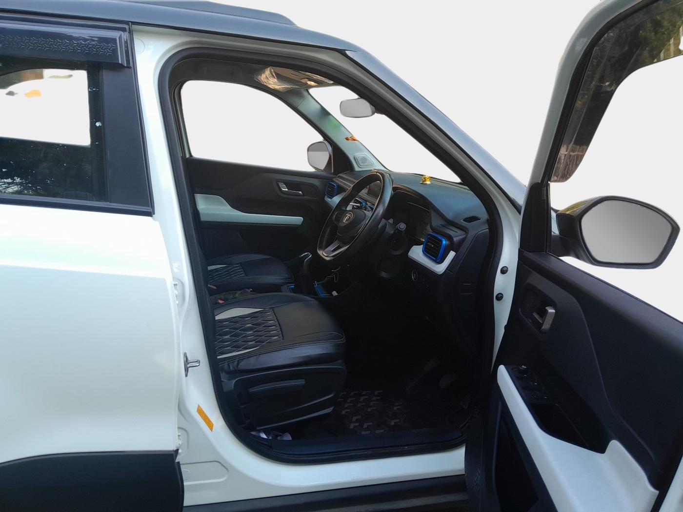 2022 Tata PUNCH CREATIVE  1.2 RTN DUAL TONE, Petrol, Manual, 10,244 km, interior