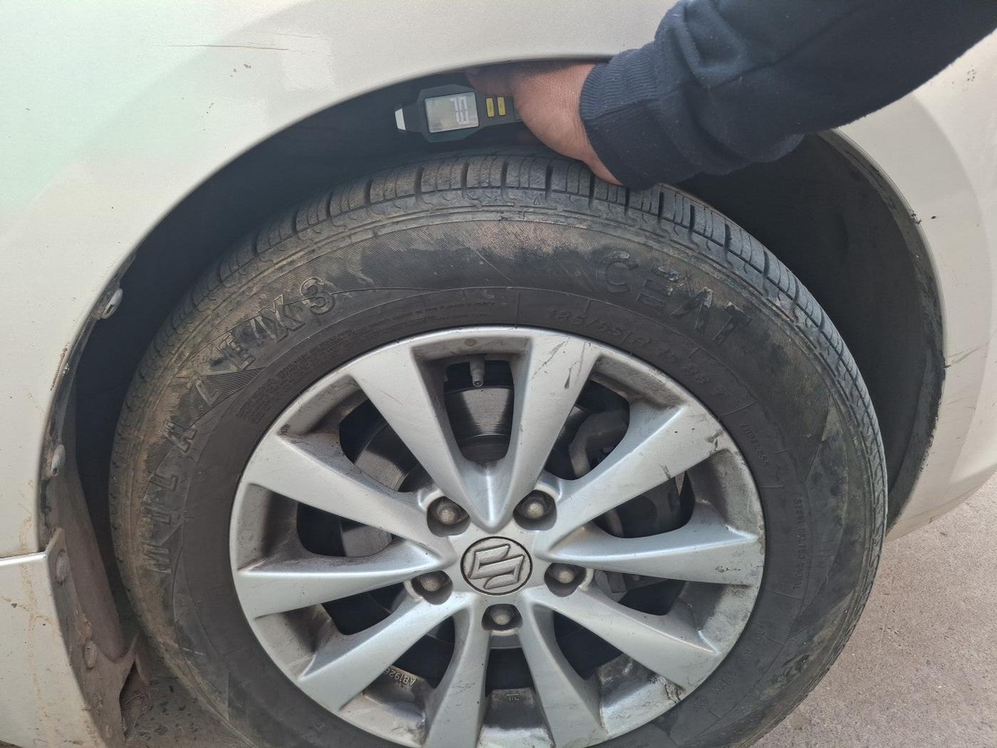 2014 Maruti Ertiga VDI ANNIVERSARY EDITION, Diesel, Manual, 50,306 km, tyre