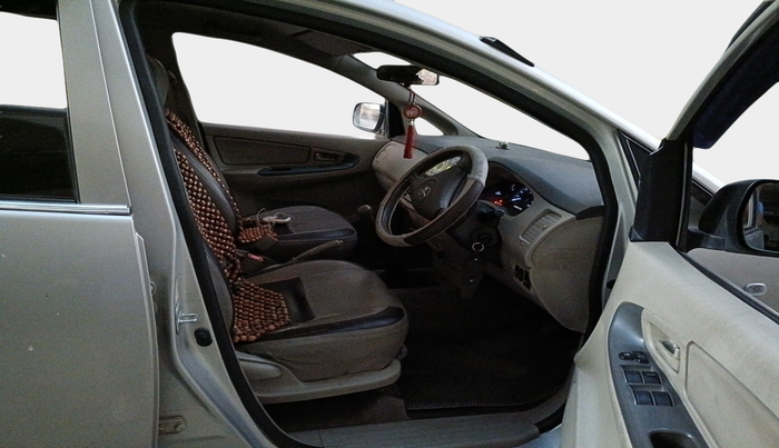 2012 Toyota Innova 2.5 G2 7STR, Diesel, Manual, 80,218 km, interior