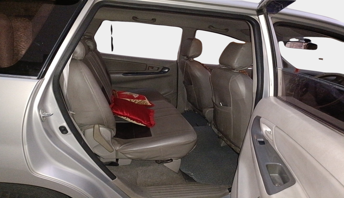 2012 Toyota Innova 2.5 G2 7STR, Diesel, Manual, 80,218 km, interior