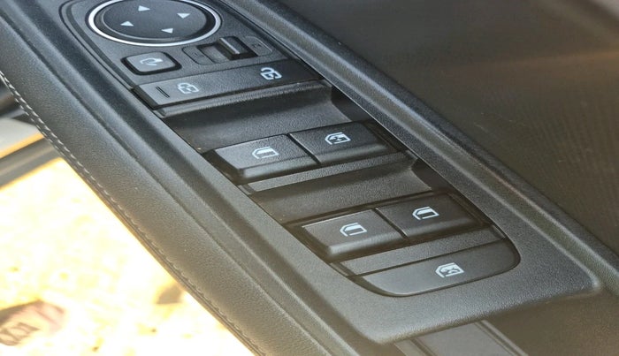 2021 KIA SONET HTX 1.0 IMT, Petrol, Manual, 44,918 km, interior