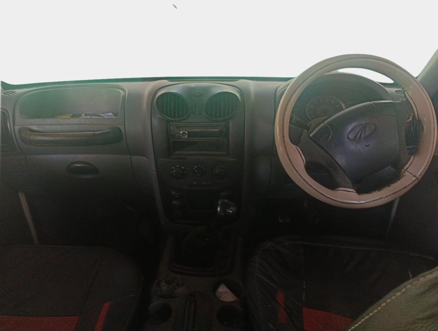 2013 Mahindra Scorpio LX BS-III, Diesel, Manual, 2,39,528 km, interior