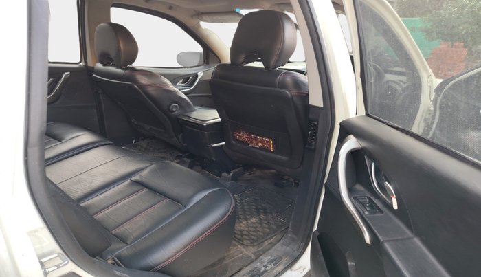 2021 Mahindra XUV500 W9, Diesel, Manual, 27,208 km, interior