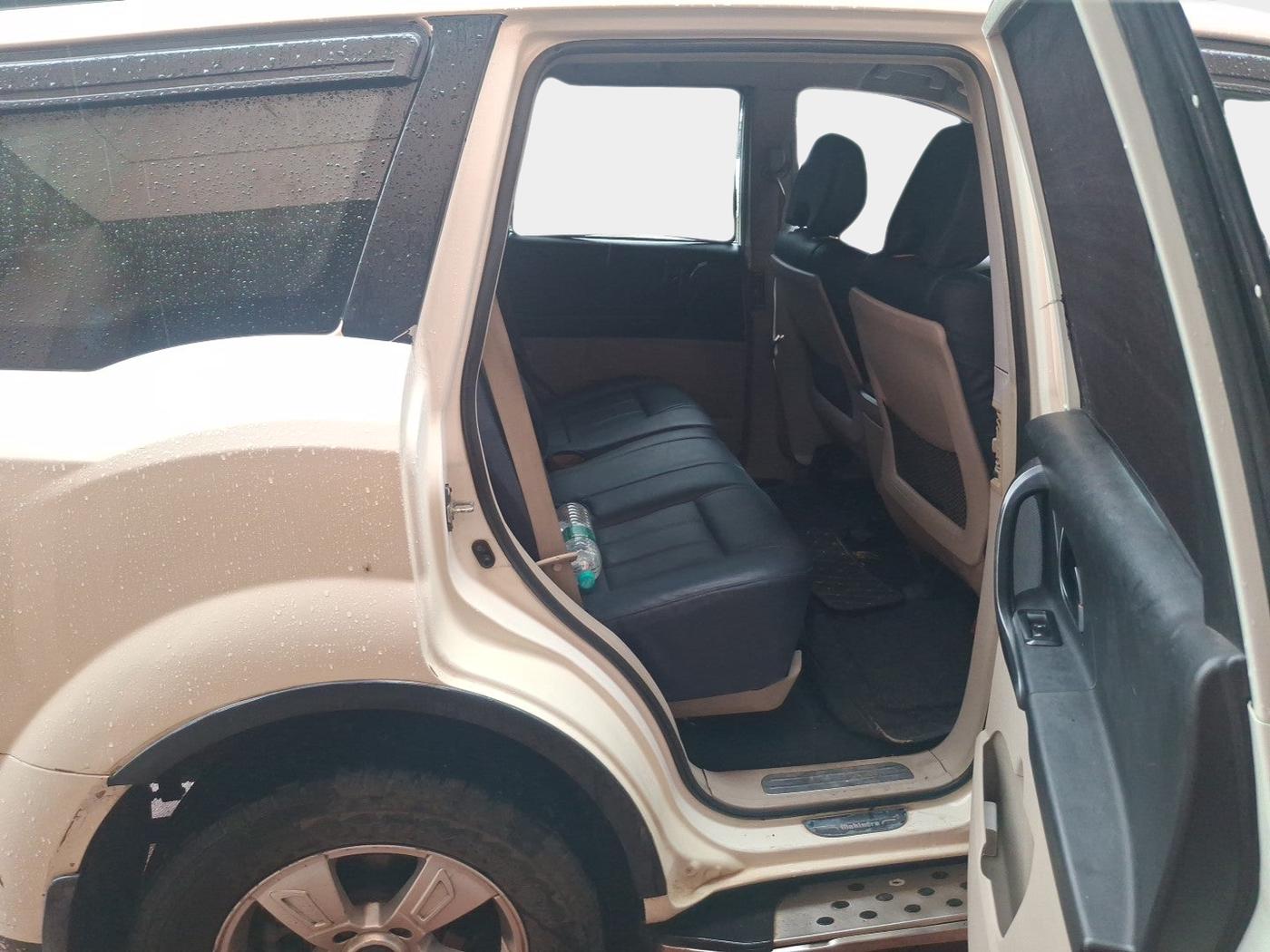 2017 Mahindra XUV500 W4 1.99, Diesel, Manual, 67,679 km, interior