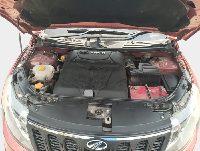 2018 Mahindra XUV500 G AT, Petrol, Automatic, 41,788 km, exterior