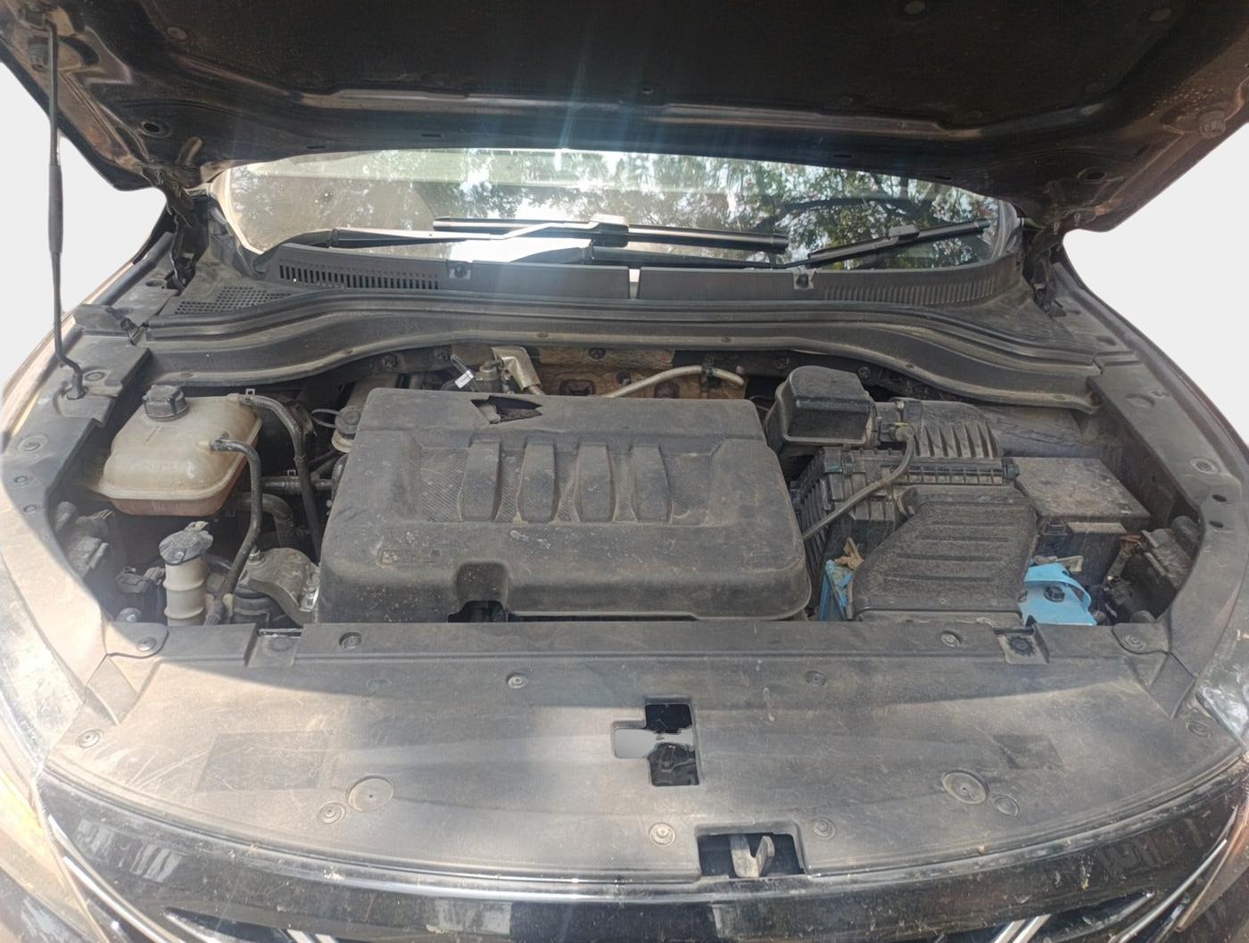 2022 Mahindra XUV700 AX 5 D MT 7 STR, Diesel, Manual, 11,60,000 km, exterior