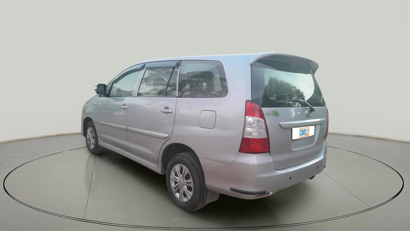 2013 Toyota Innova 2.5 GX 8 STR, Diesel, Manual, 61,388 km, exterior
