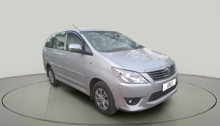 2013 Toyota Innova 2.5 GX 8 STR, Diesel, Manual, 61,388 km, exterior