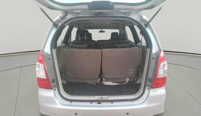 2013 Toyota Innova 2.5 GX 8 STR, Diesel, Manual, 61,388 km, exterior