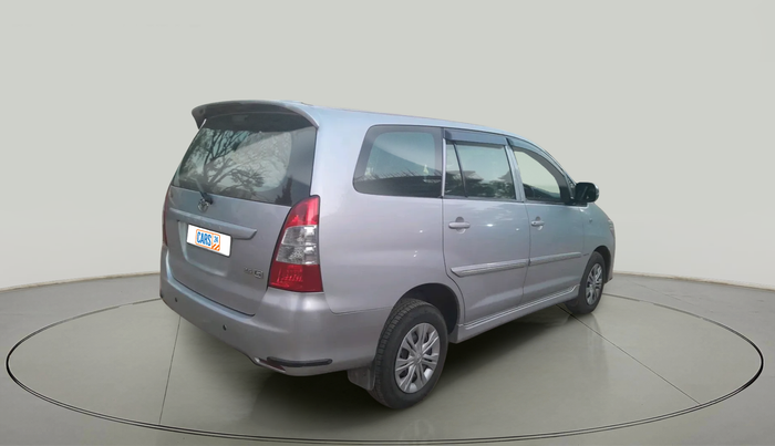 2013 Toyota Innova 2.5 GX 8 STR, Diesel, Manual, 61,388 km, exterior