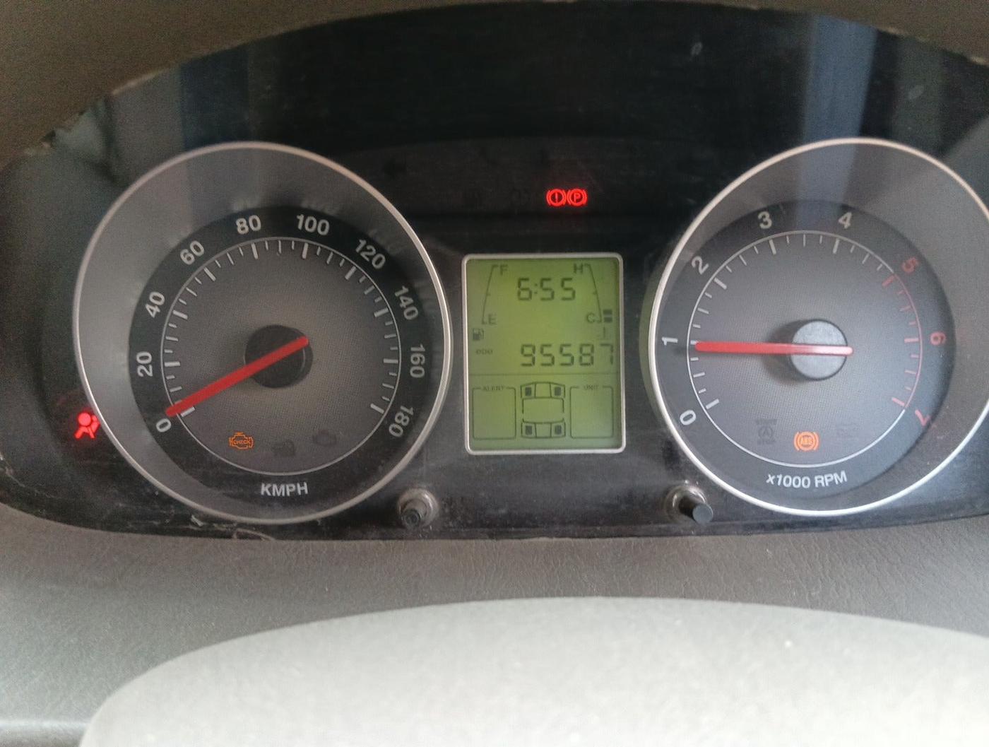 2013 Mahindra Scorpio VLX 2WD AIRBAG BS-III, Diesel, Manual, 95,587 km, interior