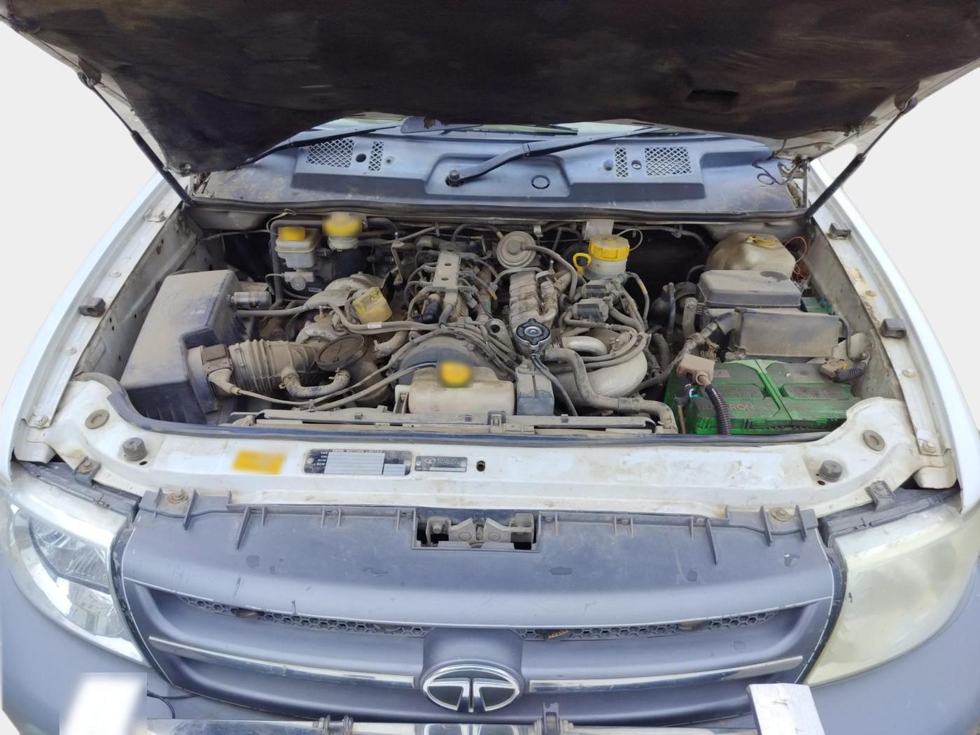 2012 Tata Safari 4X2 LX DICOR, Diesel, Manual, 1,24,617 km, exterior