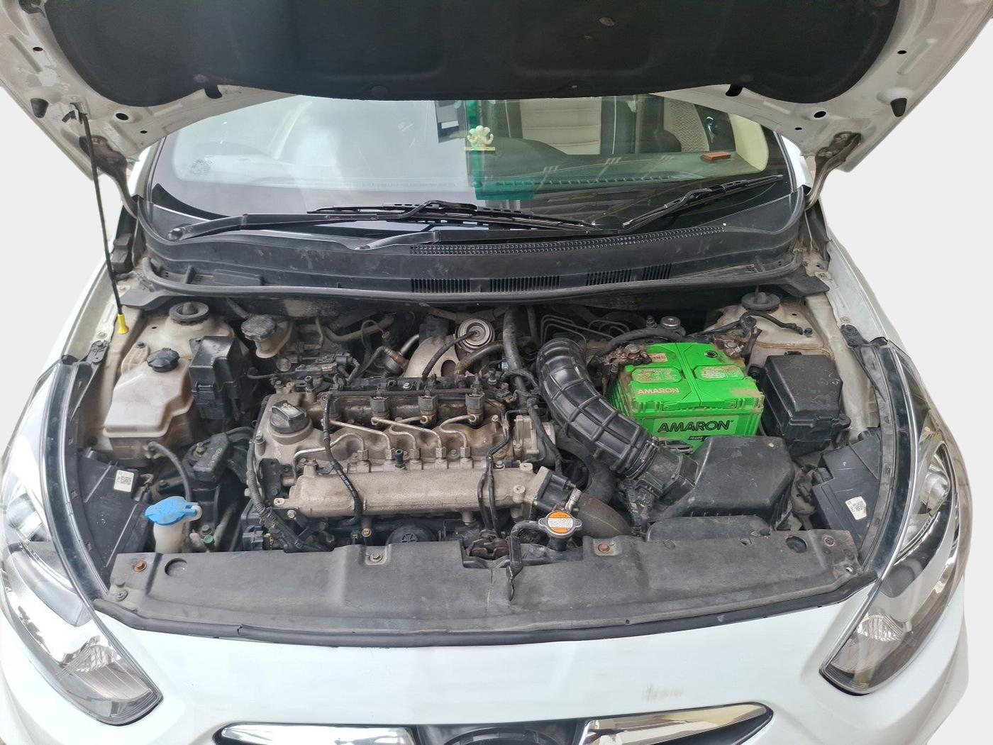 2013 Hyundai Verna FLUIDIC 1.6 CRDI EX, Diesel, Manual, 68,534 km, exterior