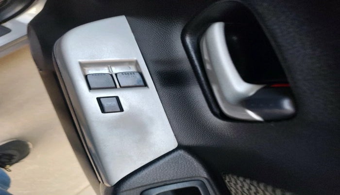 2014 Maruti Wagon R 1.0 LXI, Petrol, Manual, 47,734 km, interior