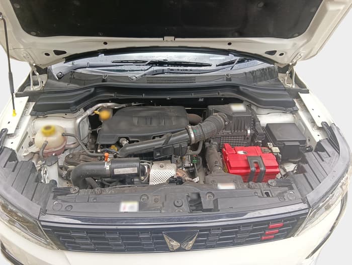 2022 Mahindra XUV300 W8 (O) 1.2 PETROL, Petrol, Manual, 26,759 km, exterior