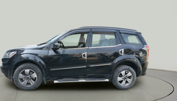 2012 Mahindra XUV500 W8, Diesel, Manual, 1,20,327 km, exterior