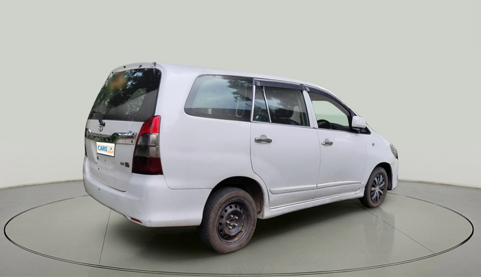 2015 Toyota Innova 2.5 GX 8 STR, Diesel, Manual, 1,47,008 km, exterior