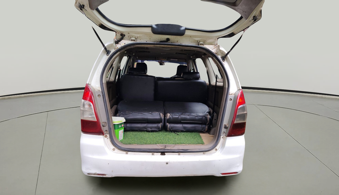 2015 Toyota Innova 2.5 GX 8 STR, Diesel, Manual, 1,47,008 km, exterior