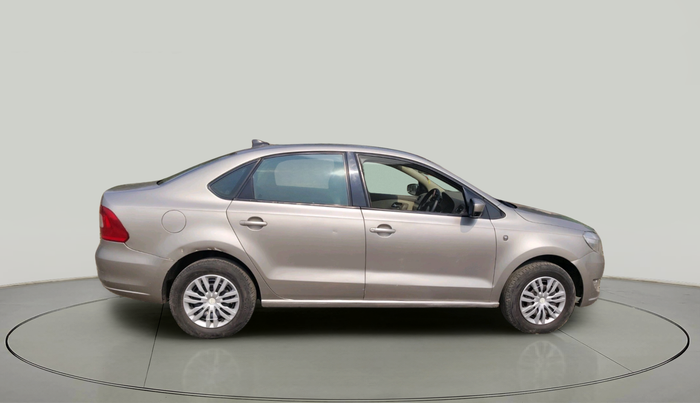 2013 Skoda Rapid AMBITION 1.6 TDI CR MT, Diesel, Manual, 73,399 km, exterior