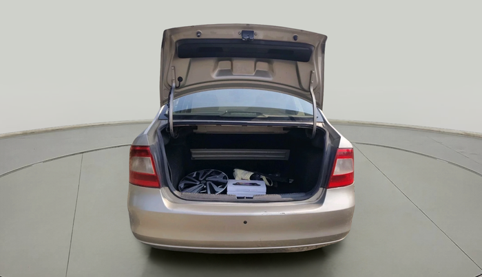 2013 Skoda Rapid AMBITION 1.6 TDI CR MT, Diesel, Manual, 73,399 km, exterior