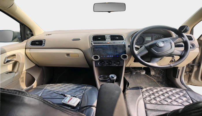 2013 Skoda Rapid AMBITION 1.6 TDI CR MT, Diesel, Manual, 73,399 km, interior