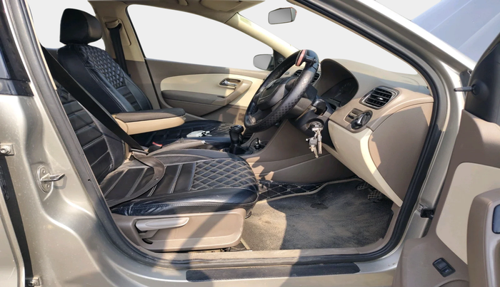 2013 Skoda Rapid AMBITION 1.6 TDI CR MT, Diesel, Manual, 73,399 km, interior