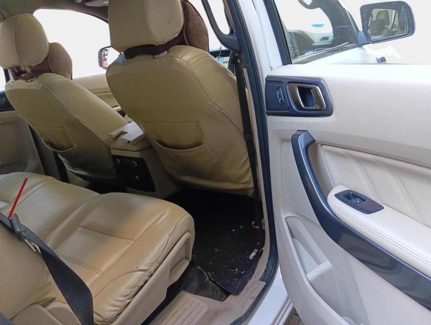 2018 Ford Endeavour TITANIUM 3.2 4X4 AT, Diesel, Automatic, 1,45,602 km, interior