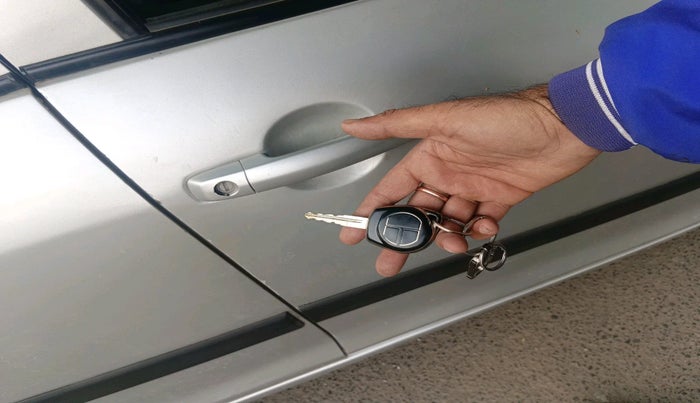 2015 Maruti Swift VXI, Petrol, Manual, 91,674 km, interior