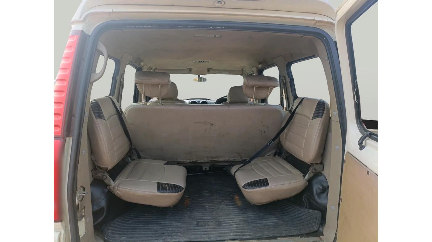 2011 Mahindra Scorpio SLE, Diesel, Manual, 3,24,203 km, exterior