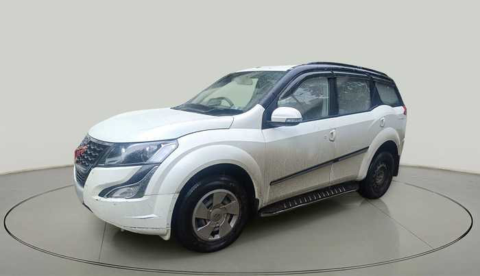 2017 Mahindra XUV500 W4, Diesel, Manual, 1,08,414 km, exterior