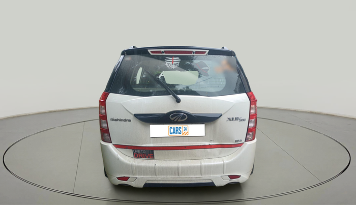 2017 Mahindra XUV500 W4, Diesel, Manual, 1,08,414 km, exterior